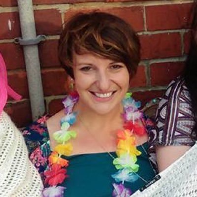 Community Liaison Manager for CEG (eclectic tweeting, foodie, politics, music, culture, artsie + bit sportsie).