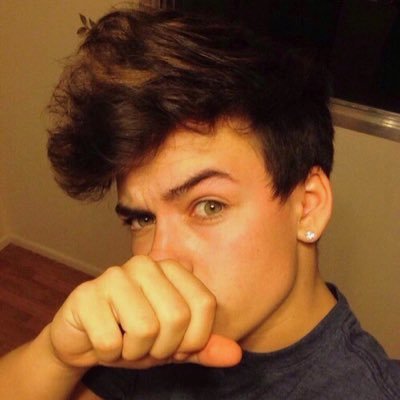 derekflamerpg's profile picture. wesley