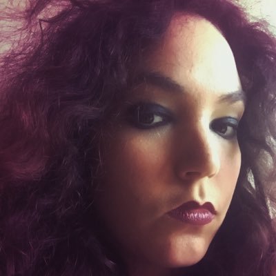 DoldingSmith's profile picture. It bugs me that only certain letters of the alphabet have distinct colouration while others remain secretive of their presence.