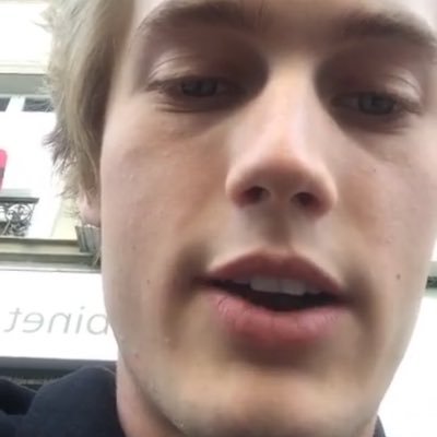 venezdmok's profile picture. Beau le jour, drôle la nuit à pleins temps