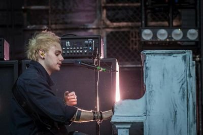 notwearingpantz's profile picture. This one time, I laughed so hard my boob fell out of my bra.
26-04-16 
27-04-16
16-06-16