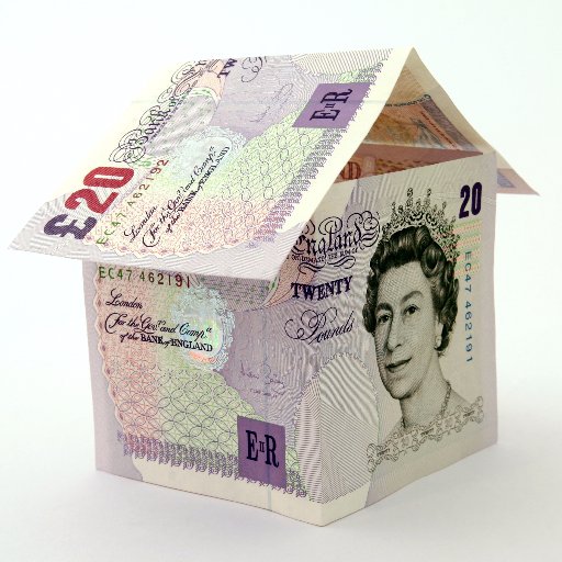 HMO Multi Let Landlord & Property Investor / Mentor looking to help others find their first deal. Replace your income with property.