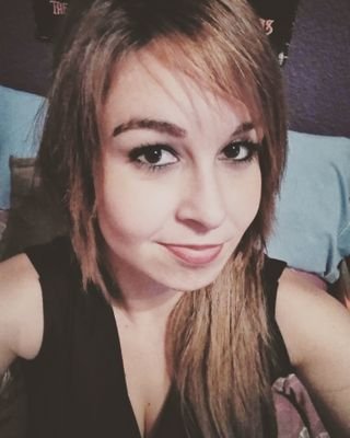 Profesora de educación infantil y psicopedagoga. Monitora de comedor y opositora.
Para ser feliz, hay que tener mala memoria.
