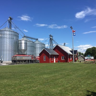 Producteur de maïs grains et de soya dans la région du Haut-Richelieu. Centre de grains et entreprises de travaux à forfaits.