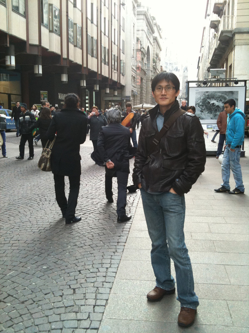 ChoiDS35's profile picture. 비우고 또 비우기, 낙서하며 책읽기, 발견된 것보다 유연한 컨셉을 찾아 규명한다는 것의 즐거움. Insight Into Real Life