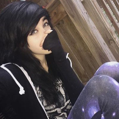 EliciaSummerss's profile picture. I like art, music, and sleep. Literally  all I need in life.