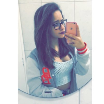 vivibersan's profile picture. face:Vivi Bersan snap:vickbersan7   wpp:19993881661....Belieber