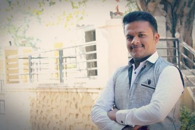 om_kubade's profile picture. 