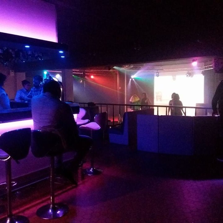 Laloca Club est une nouvelle discothèque
sélecte situé a l'entree du Havre ambiance généraliste et du moment .
Laloca un nouveau lieu chic et class sur Le Havre