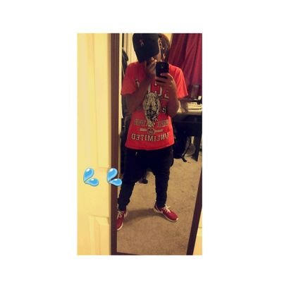 Add me on the snap:swaglife_10
Bssketball,football,and track is my shit
Nigga just tryna make it to make my family happy