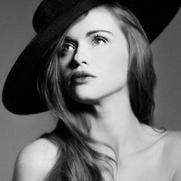 RpRoseWeasley's profile picture. Gryffondor. Sixième année. Sang-mêlé.