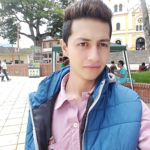 Vive cada si como si fuera el ultimo .. Sígueme y te sigo ..