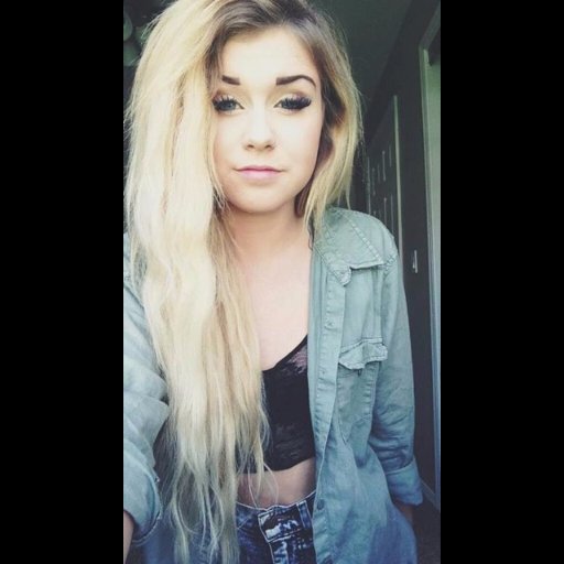 RoseRpgCRV's profile picture. Musique à fond dans les oreilles, fais moi vibrer