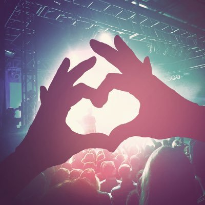 live_05_live's profile picture. いろいろなアーティストさんのこと、live のことお話ししたいですっ(((o(*ﾟ▽ﾟ*)o)))ぜひフォローお願いいたします✨