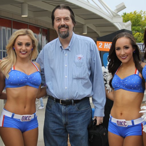 A CPA who loves the OKC Thunder and OU Sooners! Instagram: DM_ThunderUp …….#TrumpTrain2024andBeyond