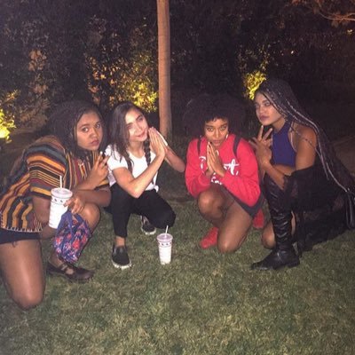 riarklesunshine's profile picture. just here so i can stan my babies riarkle.