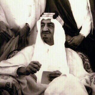 ixix990's profile picture. ثمانية عشر سنه وعائلتي تزرع الوردَ بساتين في صدري ولم أعيش يوماً دون أن تسقيه. اجعلني اللهم مباركة أينما كنت.                     https://t.co/2BOAHWXl4V