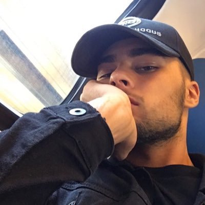 rayanrpgb2o's profile picture. 