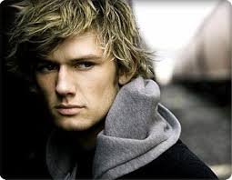 I Sam JR son too Sam and quinn I love to sing like my parents I am in the glee club 17 (RP single)