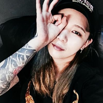 ( it pg of 김경은) Dan, tattoo artist at Bara Studio.
ㅣ # dailylife ㅣ