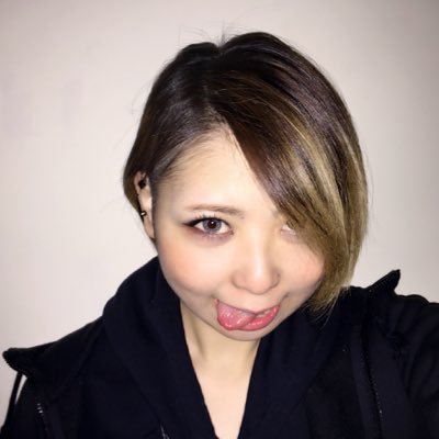 サマナーズウォー 用、Twitter始めましたですの〜ん！ サマナ歴:2015.09.20〜 名前:sly♥︎m/y 無課金週末金星ギルド名『ぱんでみっく』所属です！《無言フォローすみません……( ´∵｀)》