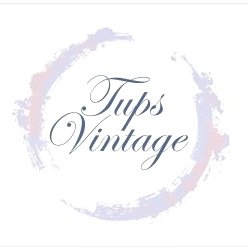 Tups Vintage sells a gorgeous collection of vintage dresses from the 1950s-1980s x