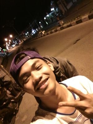 ZullGobel's profile picture. SAYA JUGA ORANG SEPRTI ANDA