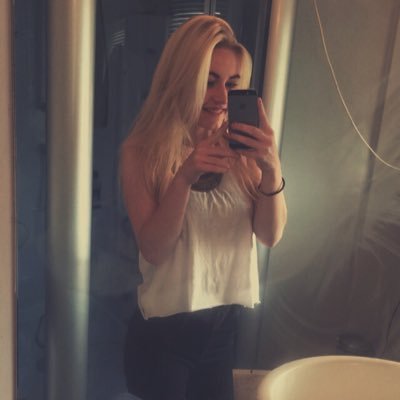- his girl since 07'11'15 - jelle ❤️ -