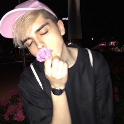 joshrpgcmre's profile picture. t’es belle comme la chambre forte du crédit agricole