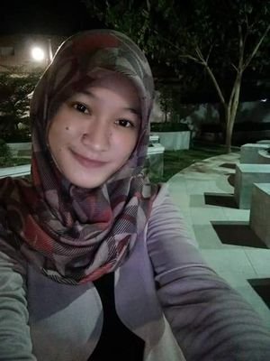 Dan tidak satu pun makhluk yg bergerak di bumi ini melainkan semuanya dijamin Allah rezekinya (Al huud : 6)