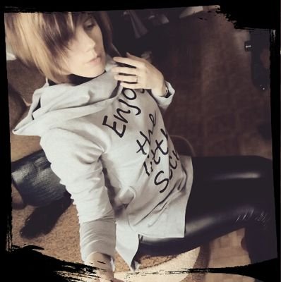 larjyshina_e's profile picture. 