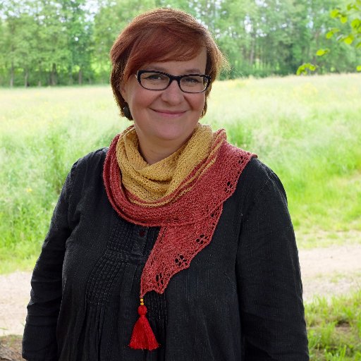 saramaternini's profile picture. Knitter | Food lover | Geek | I knit crisp, natural accessories and I design fresh knitting patterns #lacavealaine