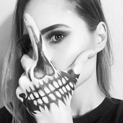 Glam & SFX MUA. Check me out at https://t.co/6k6mJVee59