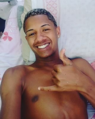 PixotePxt155's profile picture. Quando elas viu o Pixote elas Sorriu , o Comentário com as amigas Explodiu