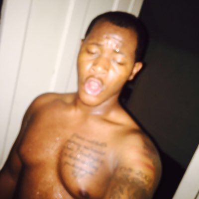 21 | #Artist | #NY | FollowBack or Get Unfollowed | #DreamChaser | #FuckYouIBelieveInMe |kik. ThatBoyScully