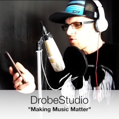Rapper/Producer/Song Writer/All Round Nice Guy! Search 'DrobeStudio' on iTunes 💙 Check my website for updates! 🎤