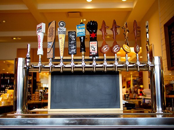 This is the official account for all things beer at all Standard Market locations!