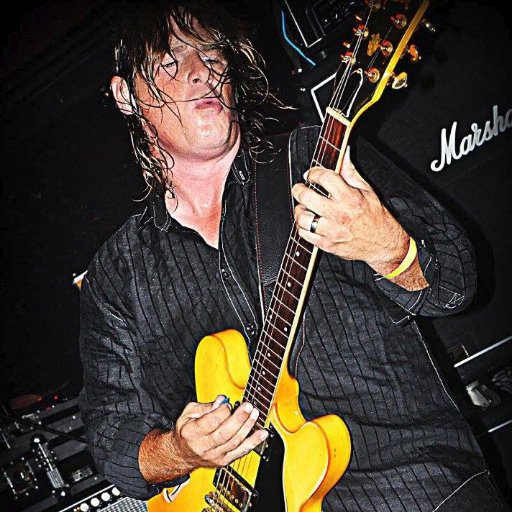 Guitarist for Dylan Mathews & The Flips
http://t.co/fgkM9NQKhf