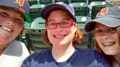 I am a diehard Tigers & Red Wings fan. Casual Pistons and Lions fan.