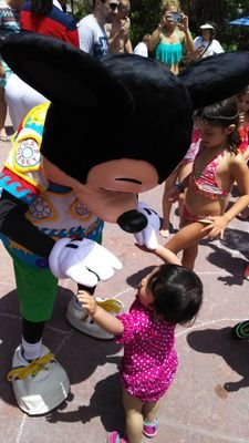 2014年夏生まれの娘の母。仕事&産後の諸々でずっと不調。仕事復帰済み。旅行と食べることディズニーが好き。鍵アカですがよろしくお願いします。