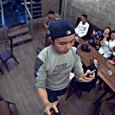 i'm sundanese my hobby is cooking and singing my family is my life snapchat : pranaahya