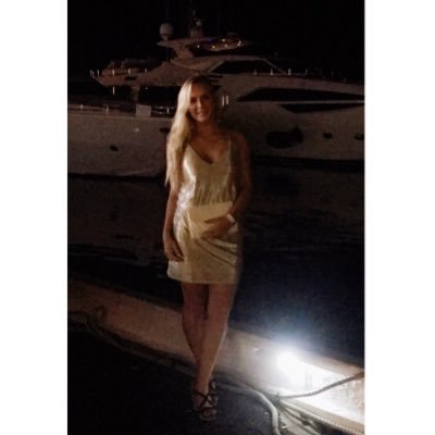 RachHeading's profile picture. ✨✨