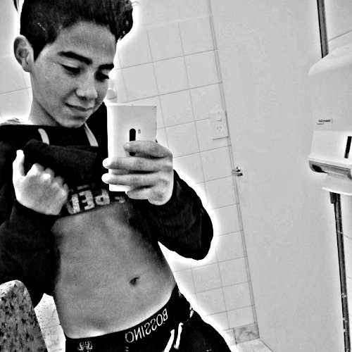 Facebook: Brian Ahrre Whasapp: 2612561609 Belieber Boy✌