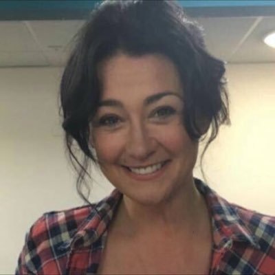 FAN PAGE for NatalieJCRobb who plays Moira Barton in Emmerdale.Natalie followed (and made my day) 15/10/13. THIS IS NOT NATALIE,follow Natalie at @nattycatjc