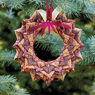 Patterns to make No- Sew Quilted Christmas ornaments and holiday decorations and crafts. Available as printed, PDF downloads. @kitsbykalt #kitsbykalt
