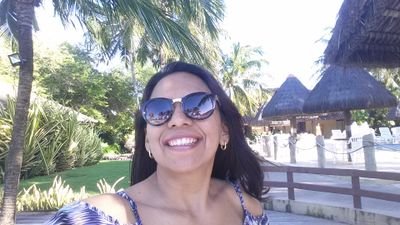 Mãe de três meninas lindas, um lar feliz, sonhos são meus objetivos.
