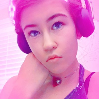 Bunny_Meridian's profile picture. • 16 • THS • Artist • ♡ CB ♡