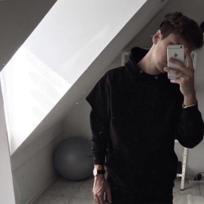 Thermszzz's profile picture. @elevatable is cool I guess and everybody else is 70% irrelevant