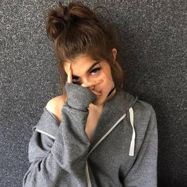 sourpatchliv's profile picture. the struggle of being a bitch but also being 5ft