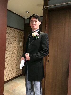 京都在住。西宮市吟詠剣詩舞連盟所属、日本吟詠界における古流派の最たる我が流派の会員は随時募集中です!四十而不惑 。緑村流緑村吟詠会講師補、緑村流緑龍吟詠会中伝、常任理事 。LOVE→聖飢魔II、手塚治虫、石森章太郎、永井豪、warrant、NKOTB、ドクターペッパー、ルートビア、聖☆おにいさん
